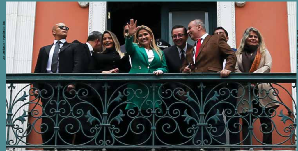 Jeanine Añez y sus colaboradores