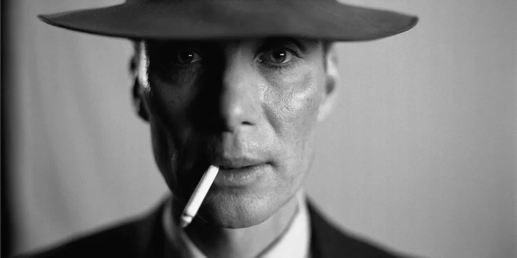 Robert Oppenheimer, interpretado por Cillian Murphy (Credit: Universal)