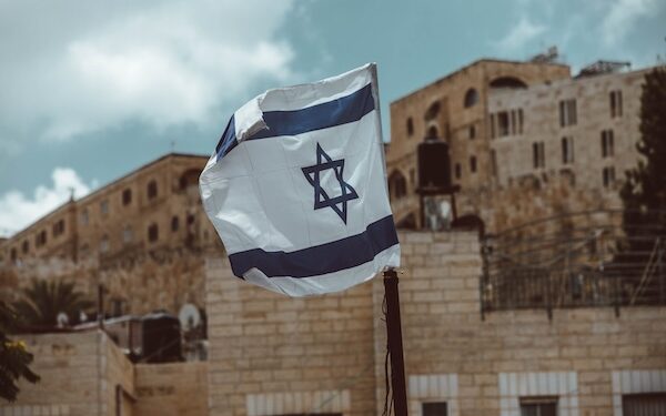 Bandera de Israel | Foto de Taylor Brandon en Unsplash